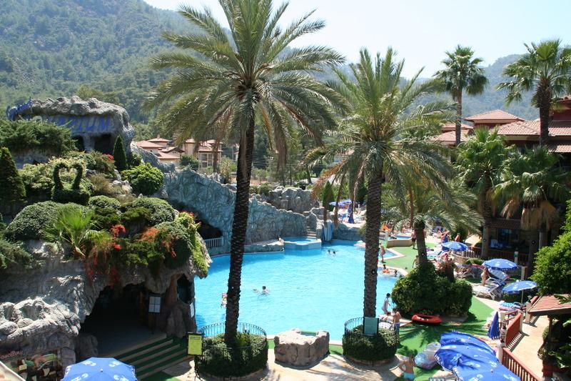 Grand Aquarium Apart İçmeler Exterior foto