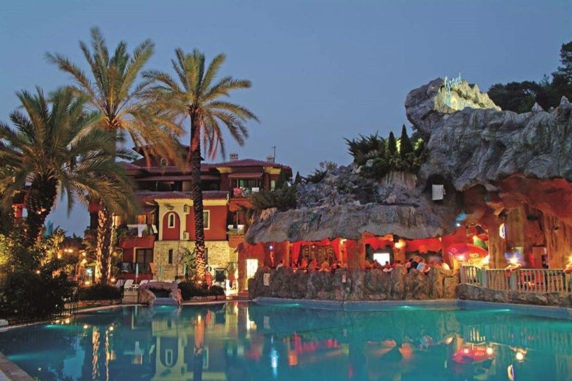 Grand Aquarium Apart İçmeler Exterior foto