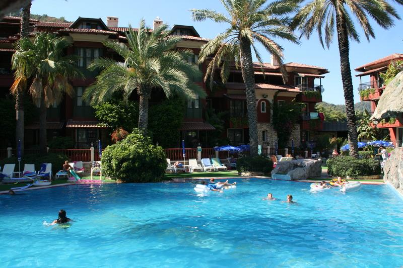 Grand Aquarium Apart İçmeler Exterior foto