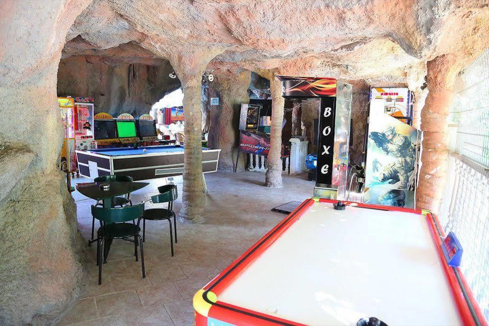 Grand Aquarium Apart İçmeler Exterior foto
