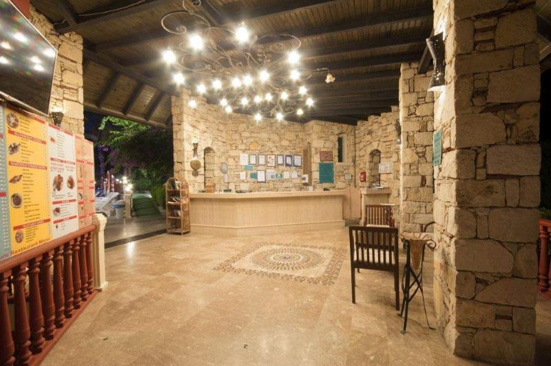 Grand Aquarium Apart İçmeler Exterior foto