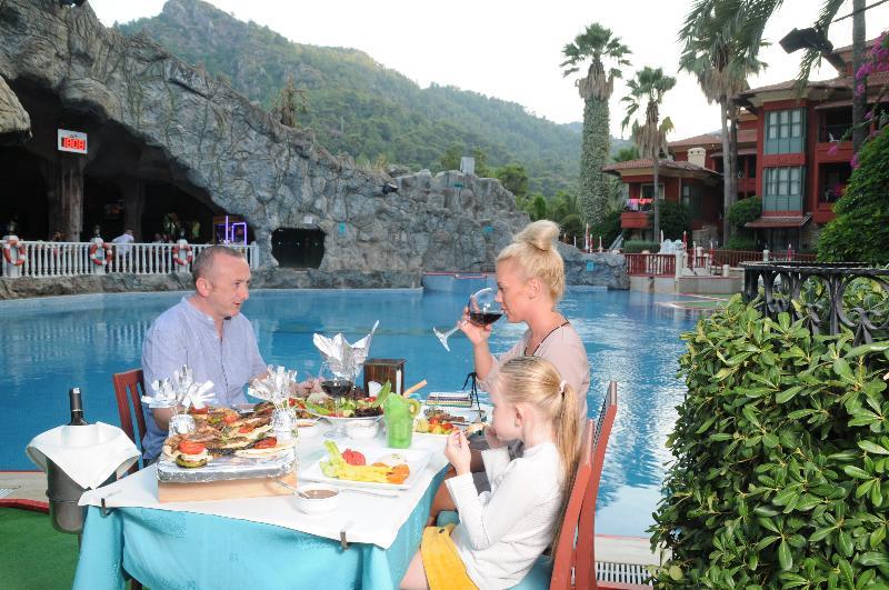 Grand Aquarium Apart İçmeler Exterior foto